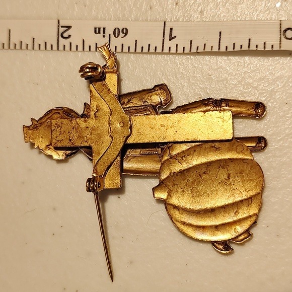 Vintage Scarecrow With Pumpkin Pin/Broach Handcrafted Scene W/Hand Painted Parts - Picture 6 of 8